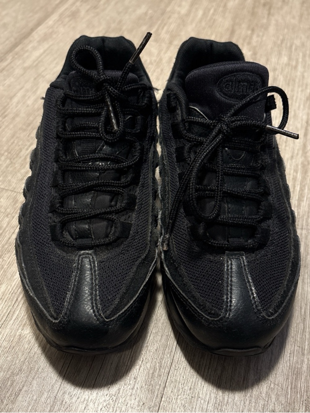 Nike Kids Black Low-Top Sneakers